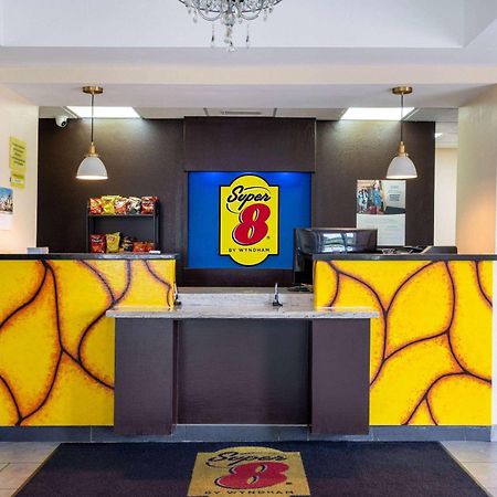 Super 8 By Wyndham Salisbury Hotel Exterior foto